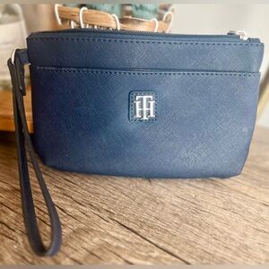 Tommy Hilfiger Navy Blue Wristlet Wallet with Zipper and handle